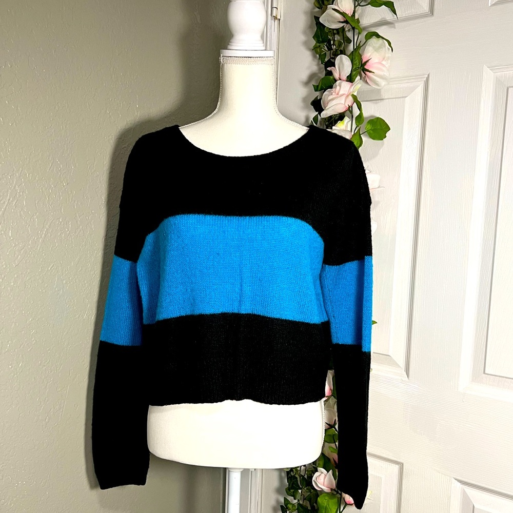 🌷Aeropostale crew neckline sweater
